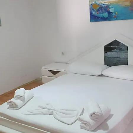 White Oasis Εξαμίλιο
